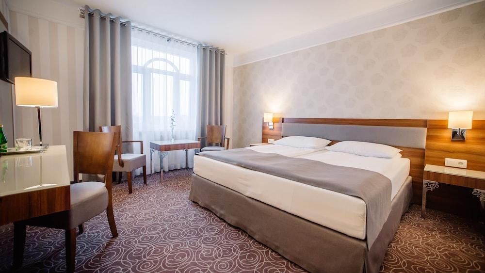 Hotel Lord - Warsaw Airport Exterior photo