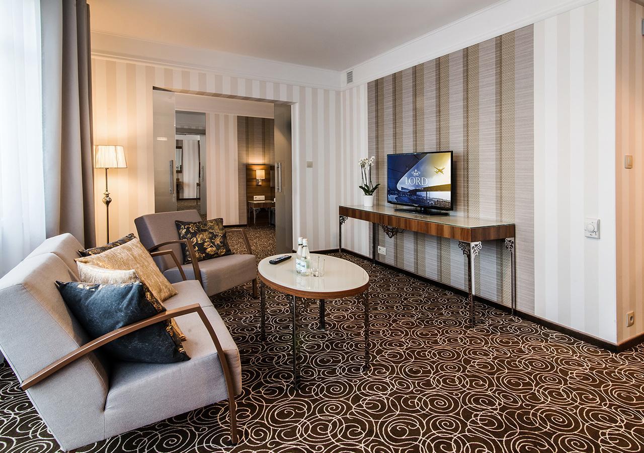 Hotel Lord - Warsaw Airport Exterior photo