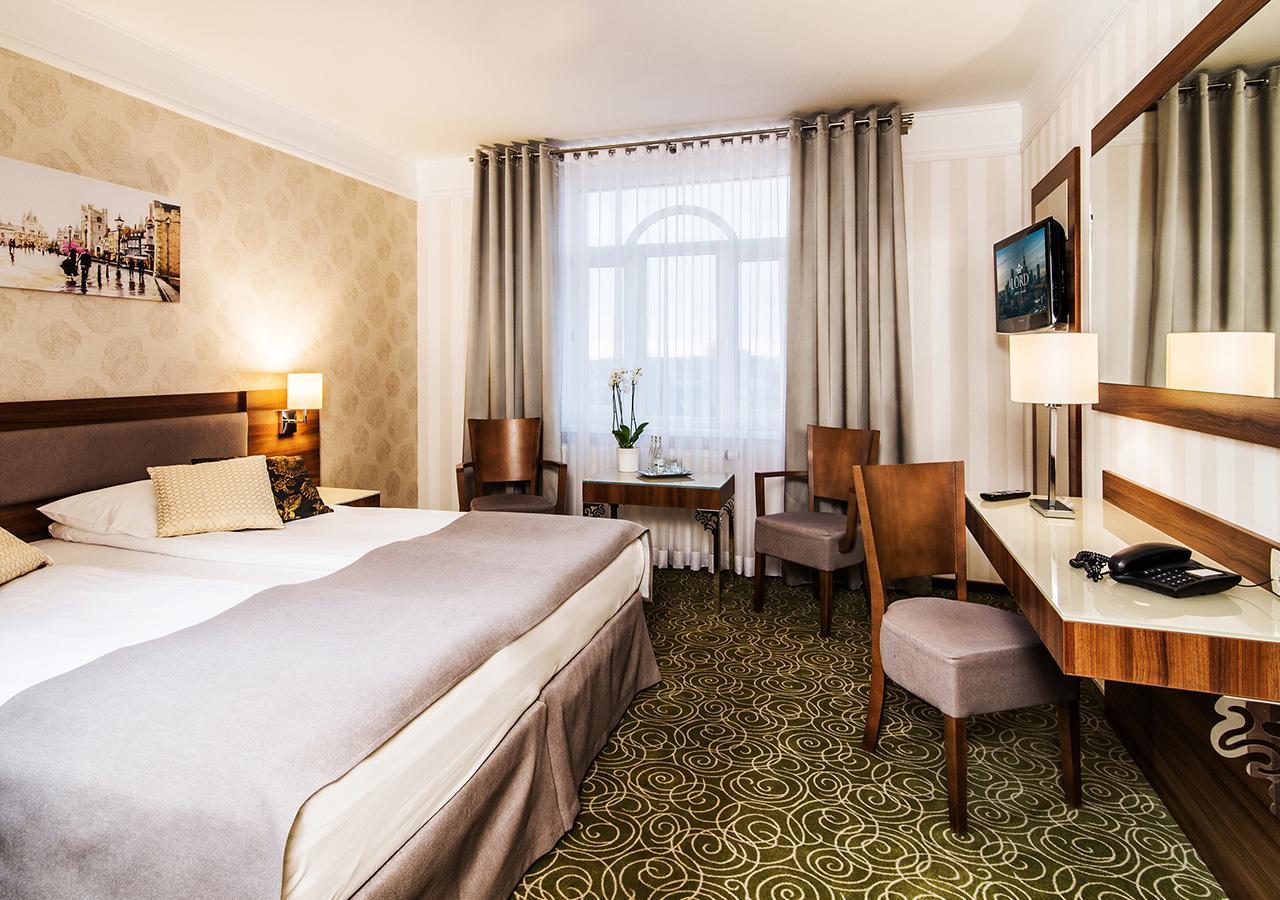 Hotel Lord - Warsaw Airport Exterior photo